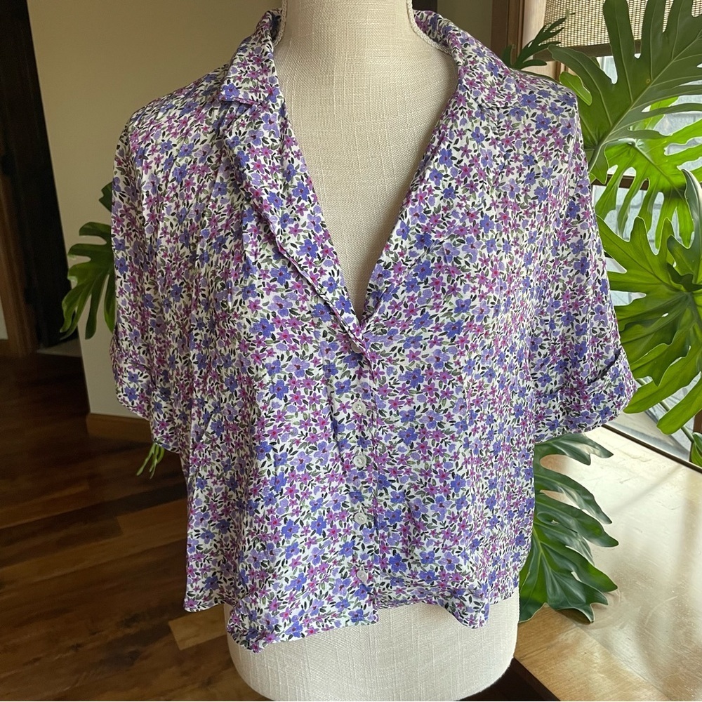 Favorite Daughter The Savannah Short Sleeve Floral Button Down Shirt in Purple